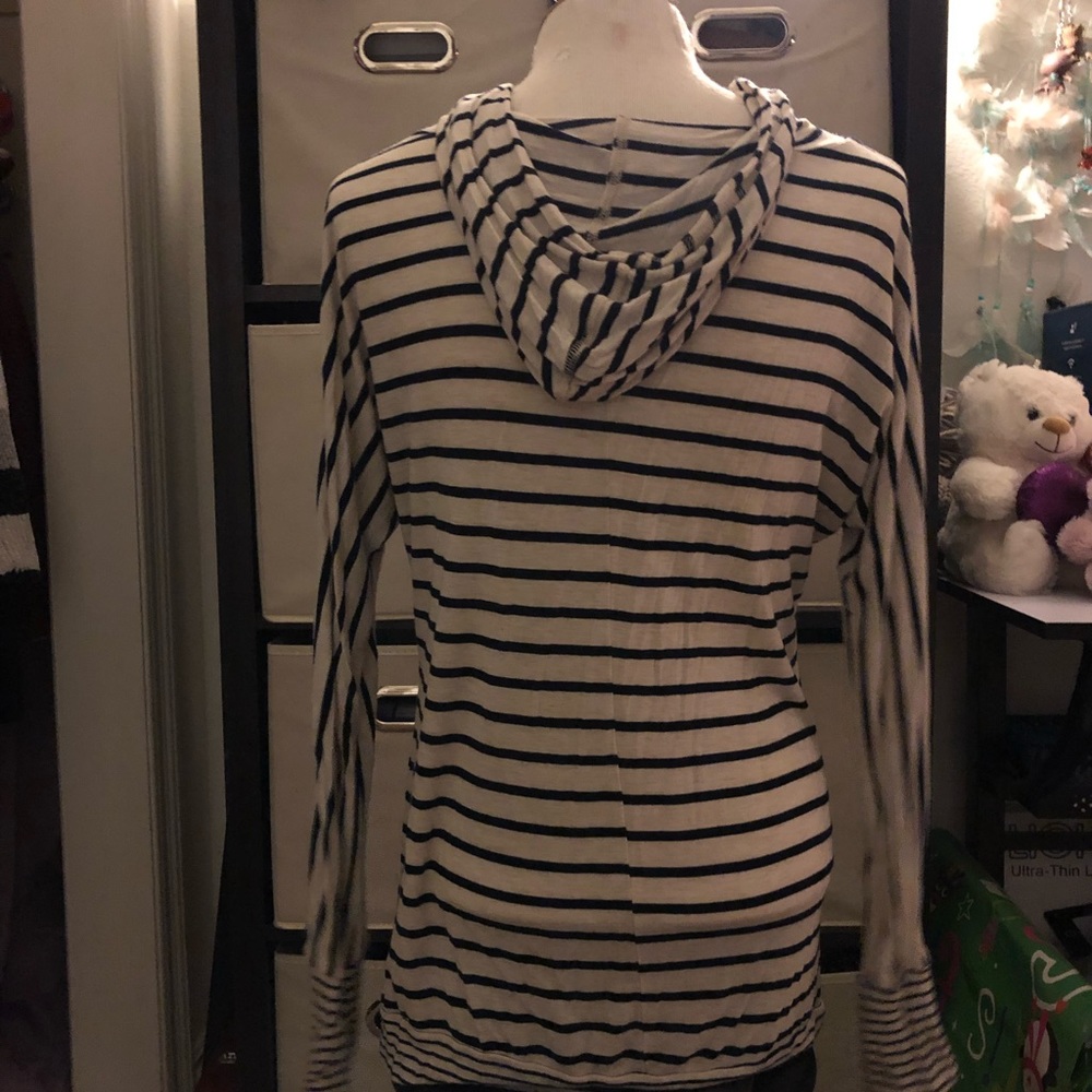SOLD Stripped light weight long sleeve